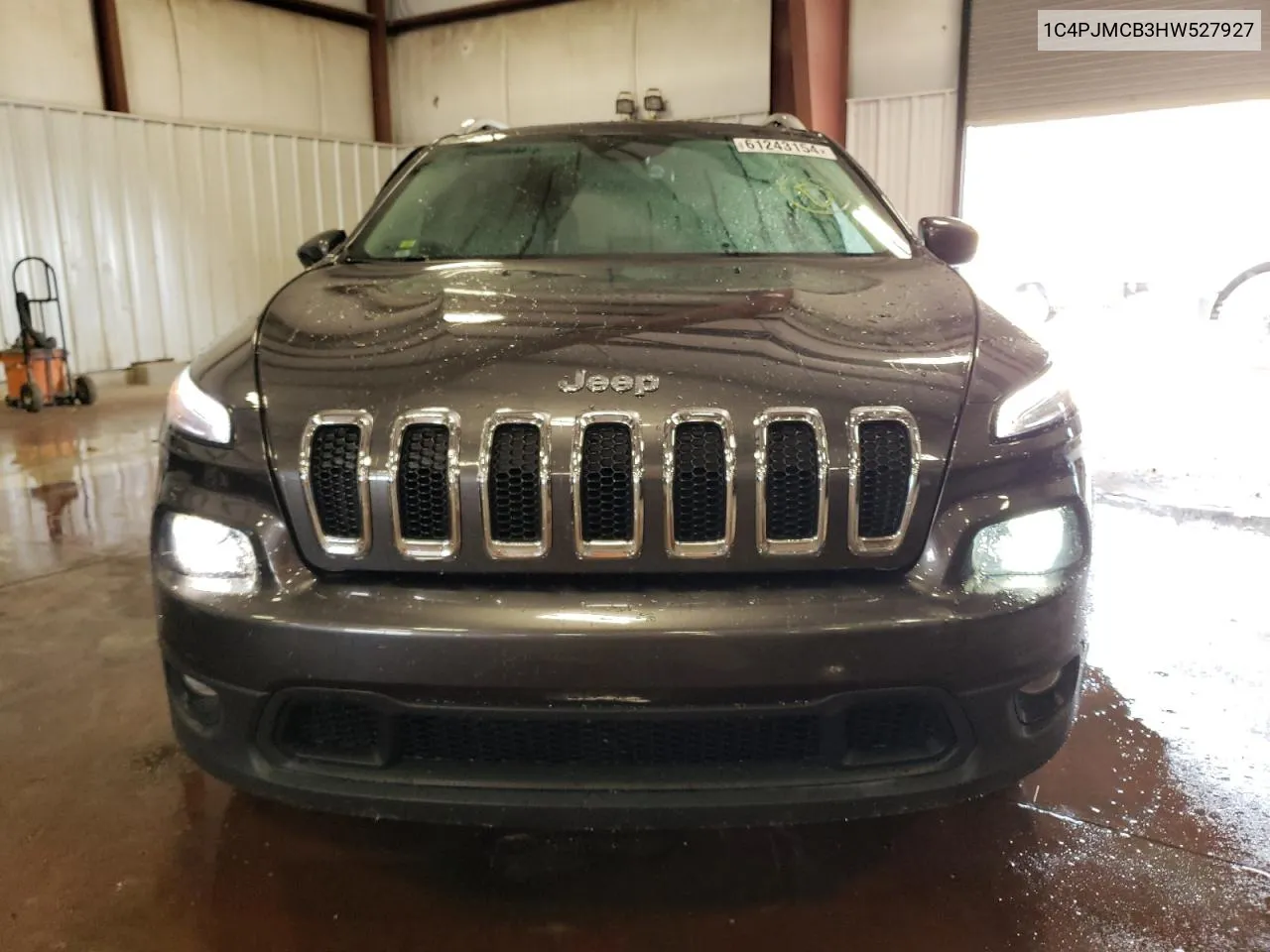 2017 Jeep Cherokee Latitude VIN: 1C4PJMCB3HW527927 Lot: 61243154