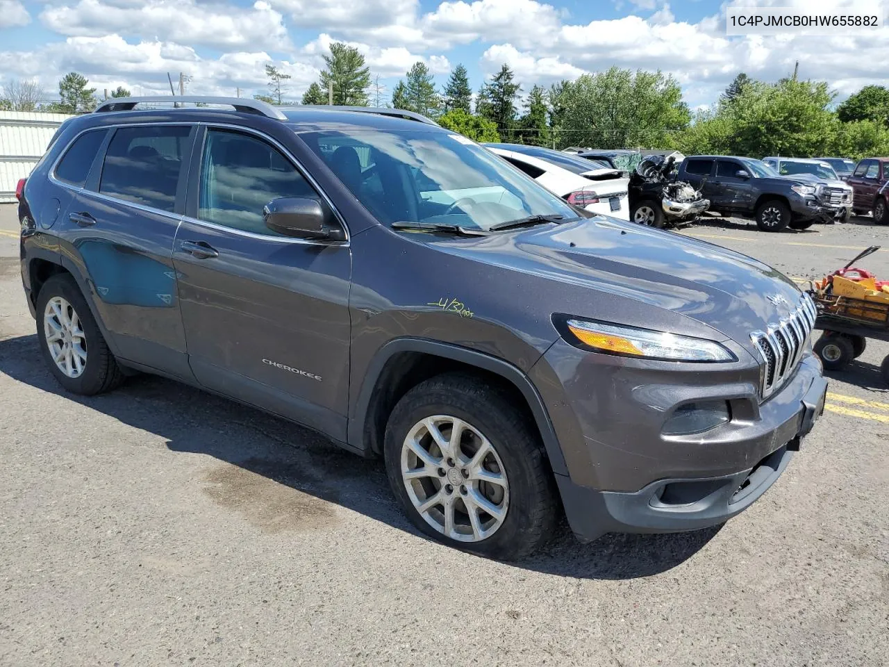 2017 Jeep Cherokee Latitude VIN: 1C4PJMCB0HW655882 Lot: 61477194