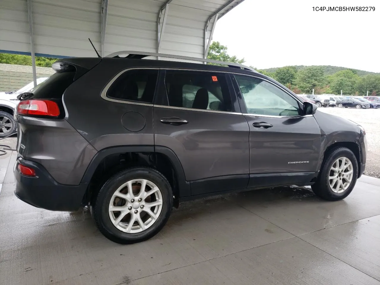 2017 Jeep Cherokee Latitude VIN: 1C4PJMCB5HW582279 Lot: 62088004