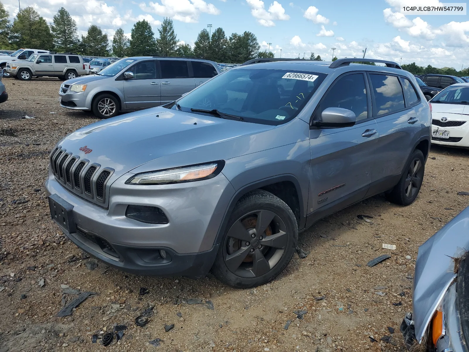 2017 Jeep Cherokee Latitude VIN: 1C4PJLCB7HW547799 Lot: 62866574