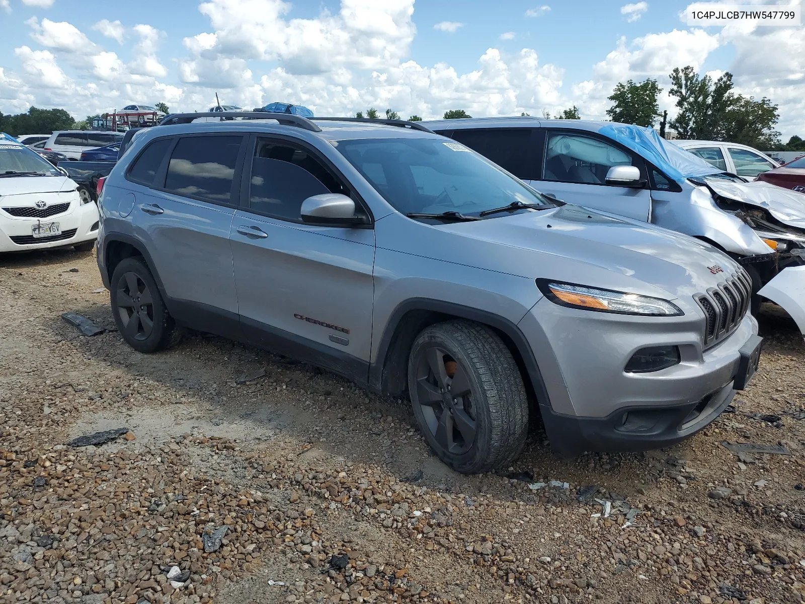 2017 Jeep Cherokee Latitude VIN: 1C4PJLCB7HW547799 Lot: 62866574