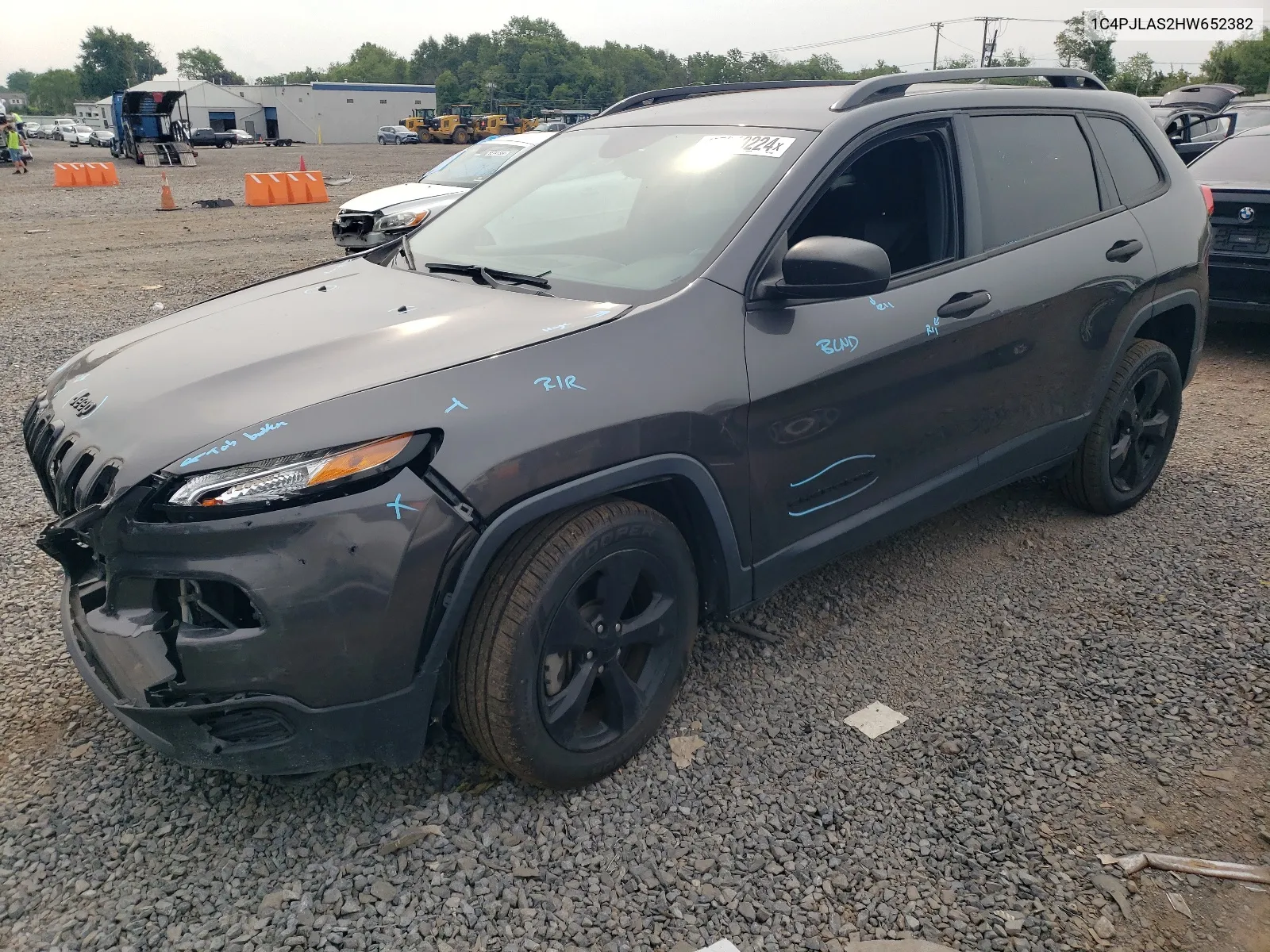 1C4PJLAS2HW652382 2017 Jeep Cherokee Sport