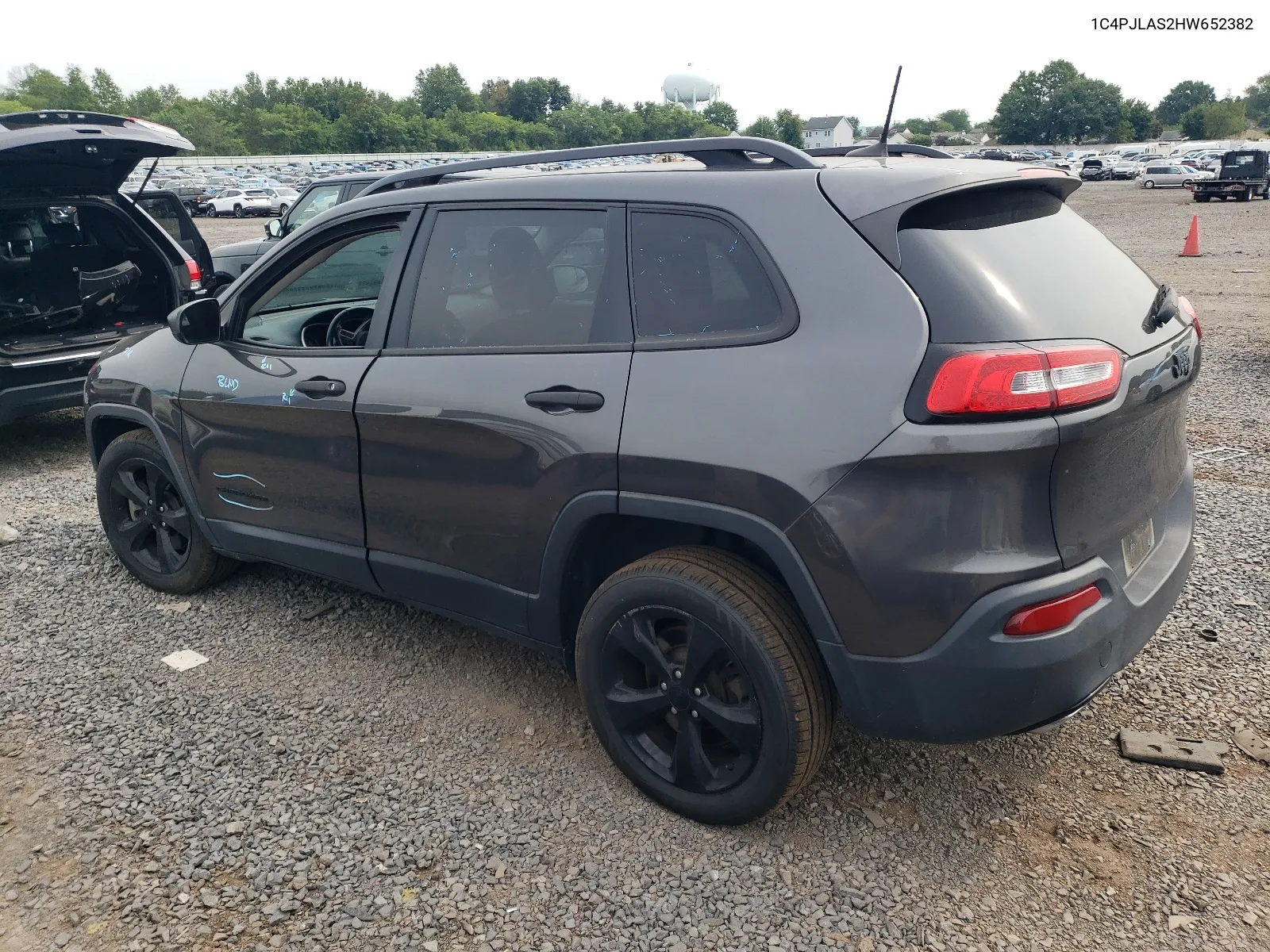 1C4PJLAS2HW652382 2017 Jeep Cherokee Sport