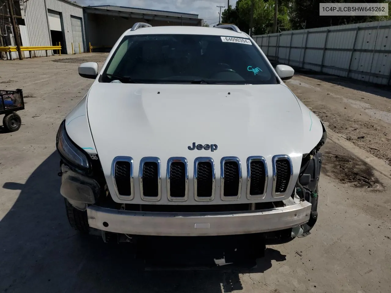 2017 Jeep Cherokee Latitude VIN: 1C4PJLCB5HW645262 Lot: 64090394