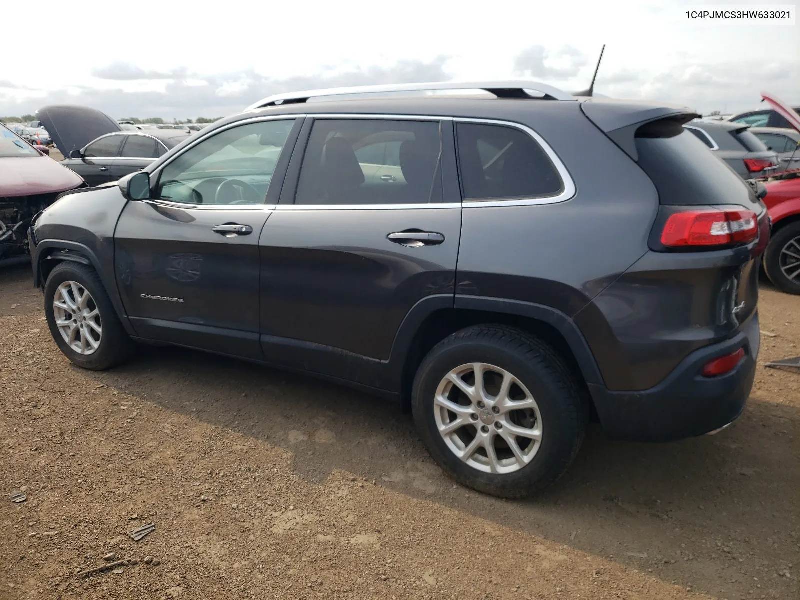 1C4PJMCS3HW633021 2017 Jeep Cherokee Latitude