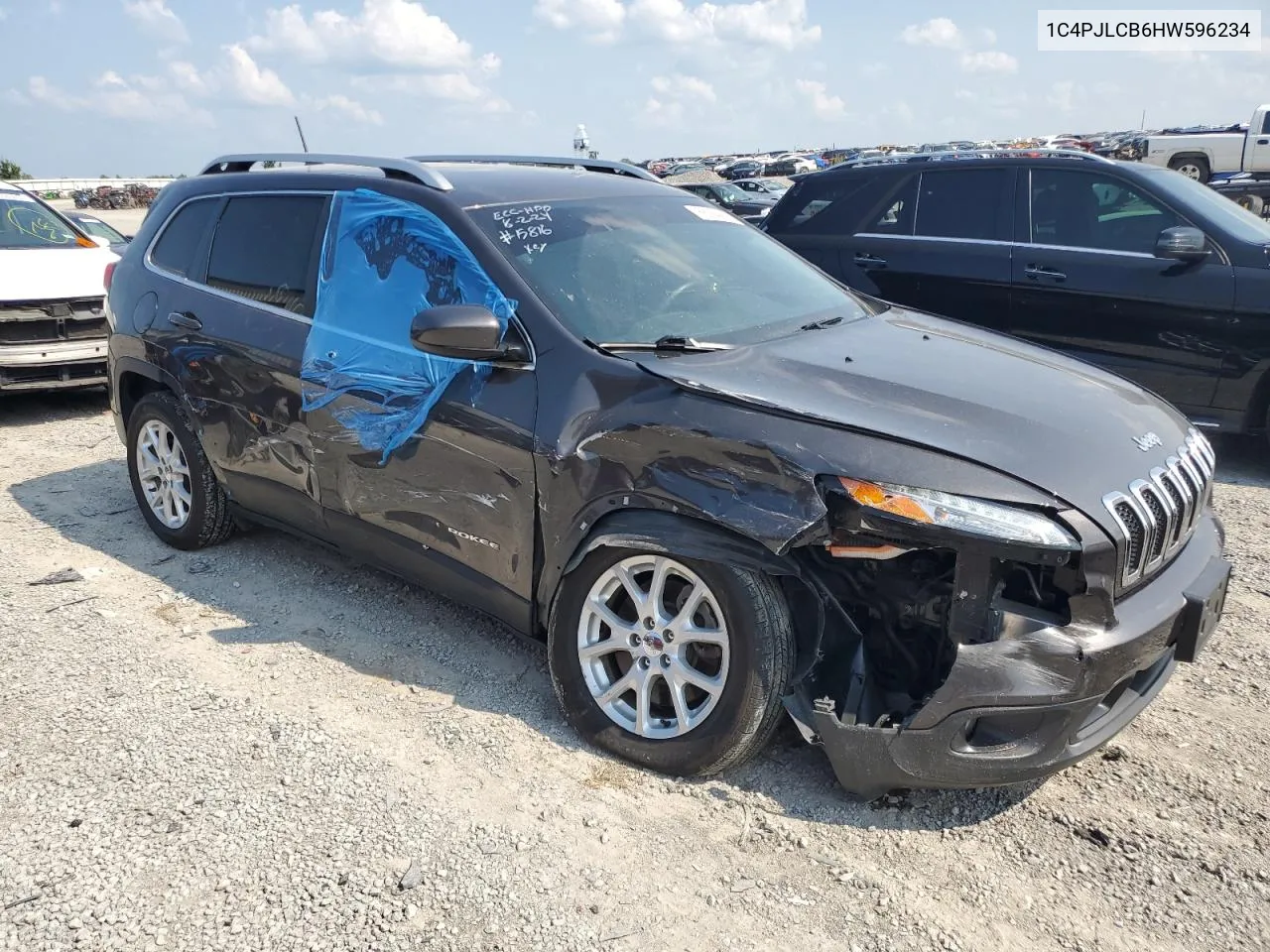 2017 Jeep Cherokee Latitude VIN: 1C4PJLCB6HW596234 Lot: 66164404