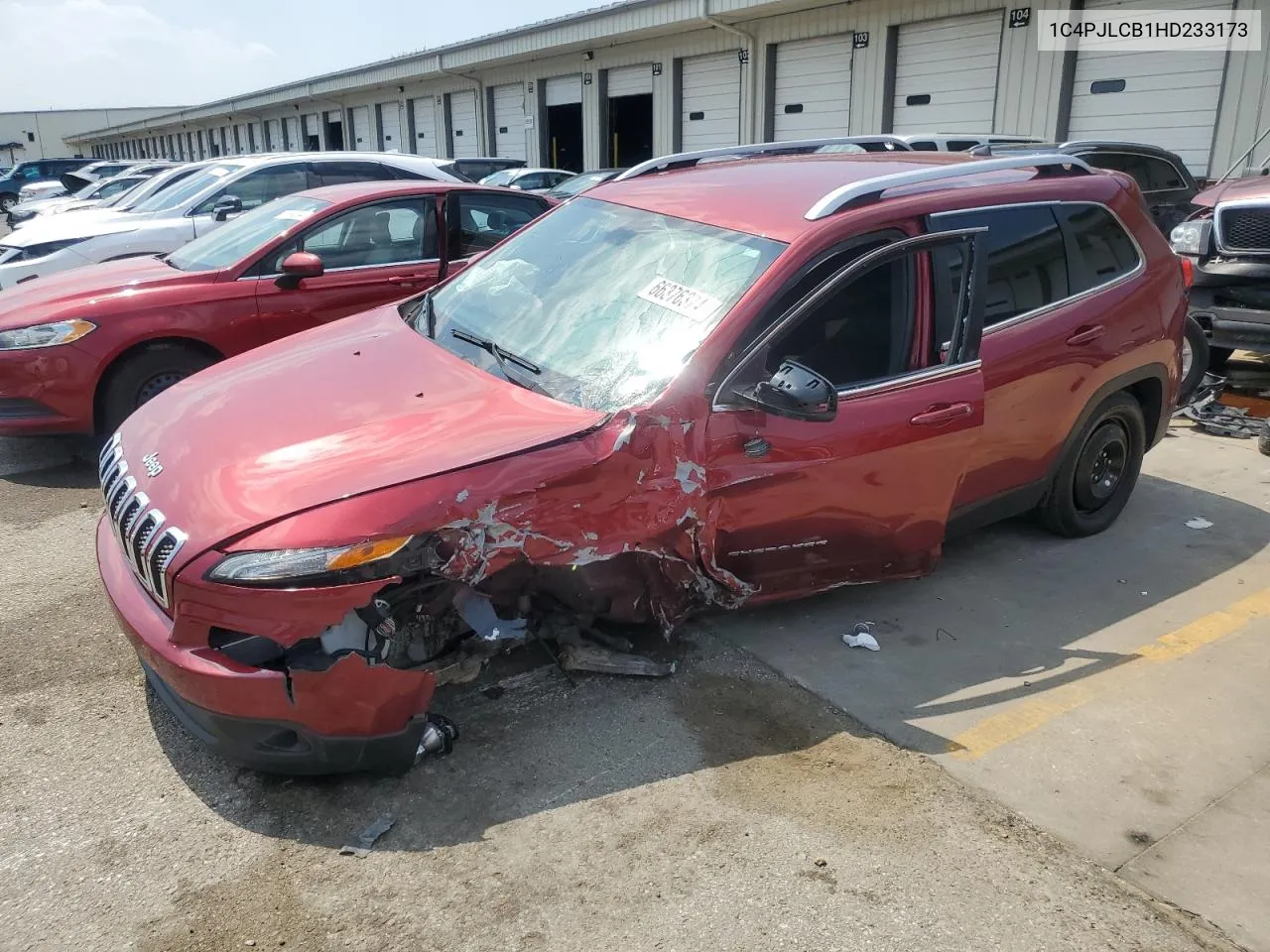 1C4PJLCB1HD233173 2017 Jeep Cherokee Latitude