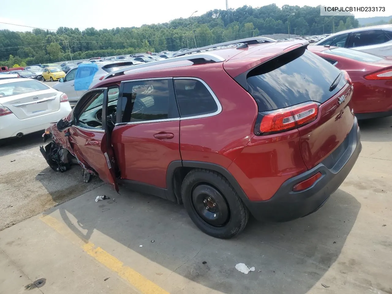 1C4PJLCB1HD233173 2017 Jeep Cherokee Latitude