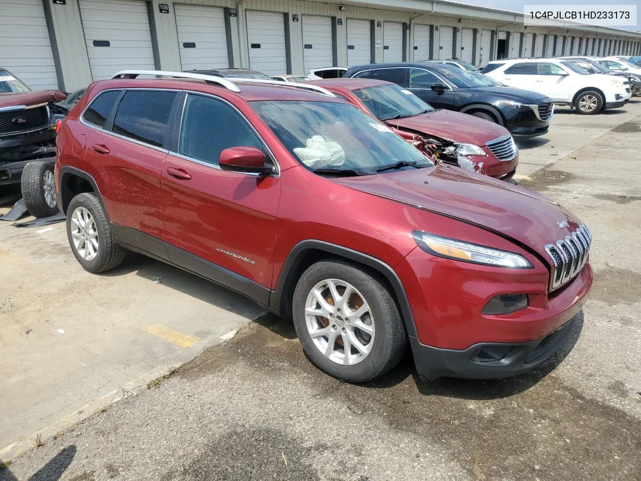 2017 Jeep Cherokee Latitude VIN: 1C4PJLCB1HD233173 Lot: 66376374