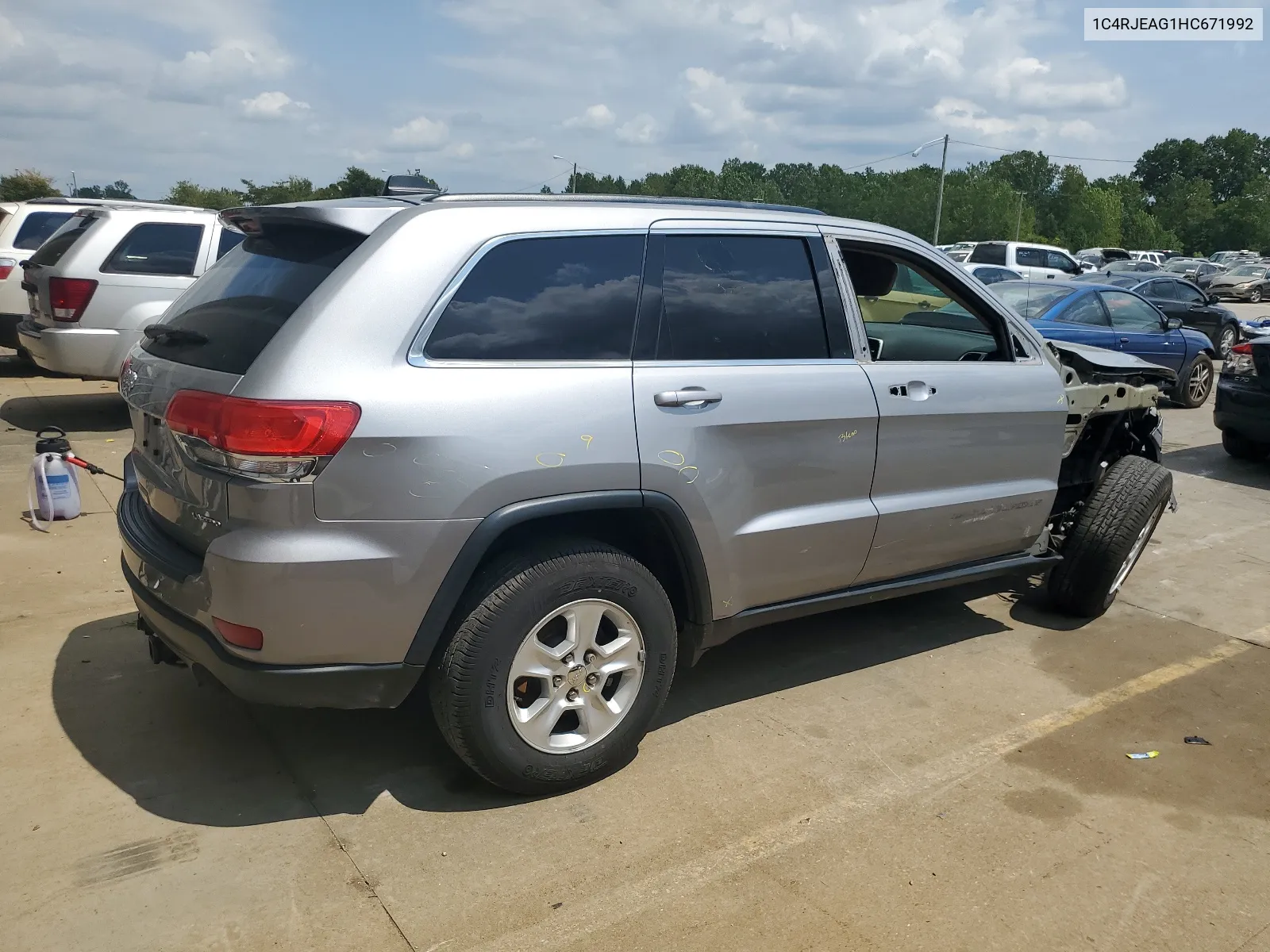 1C4RJEAG1HC671992 2017 Jeep Grand Cherokee Laredo