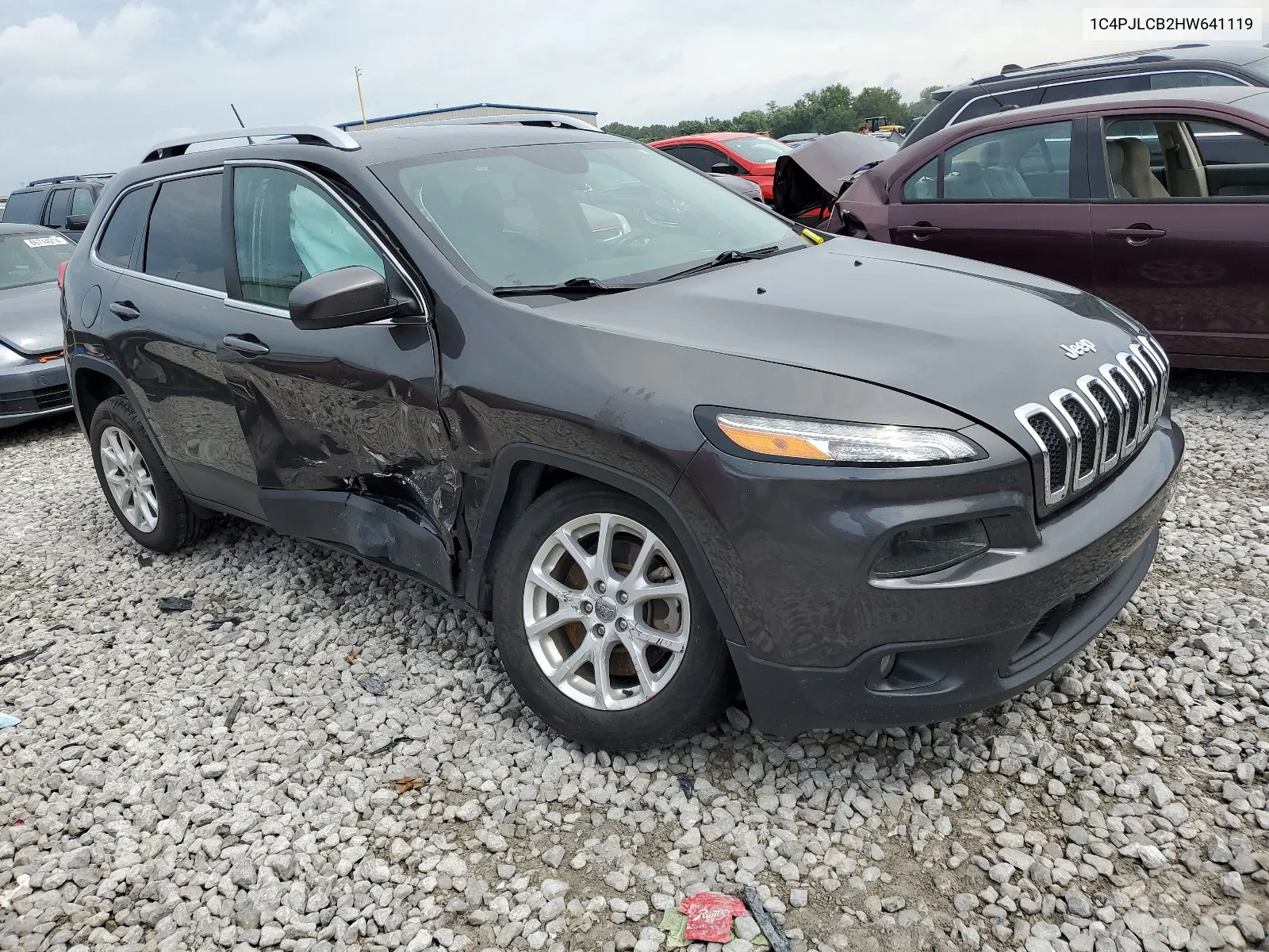 1C4PJLCB2HW641119 2017 Jeep Cherokee Latitude