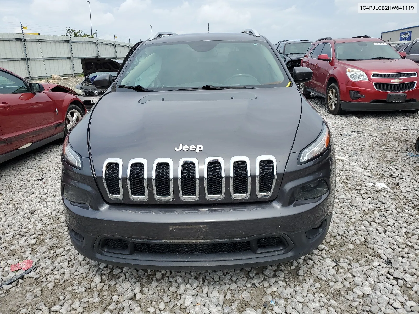 1C4PJLCB2HW641119 2017 Jeep Cherokee Latitude