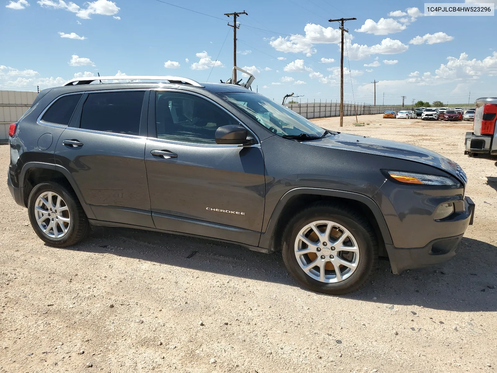 2017 Jeep Cherokee Latitude VIN: 1C4PJLCB4HW523296 Lot: 66998744