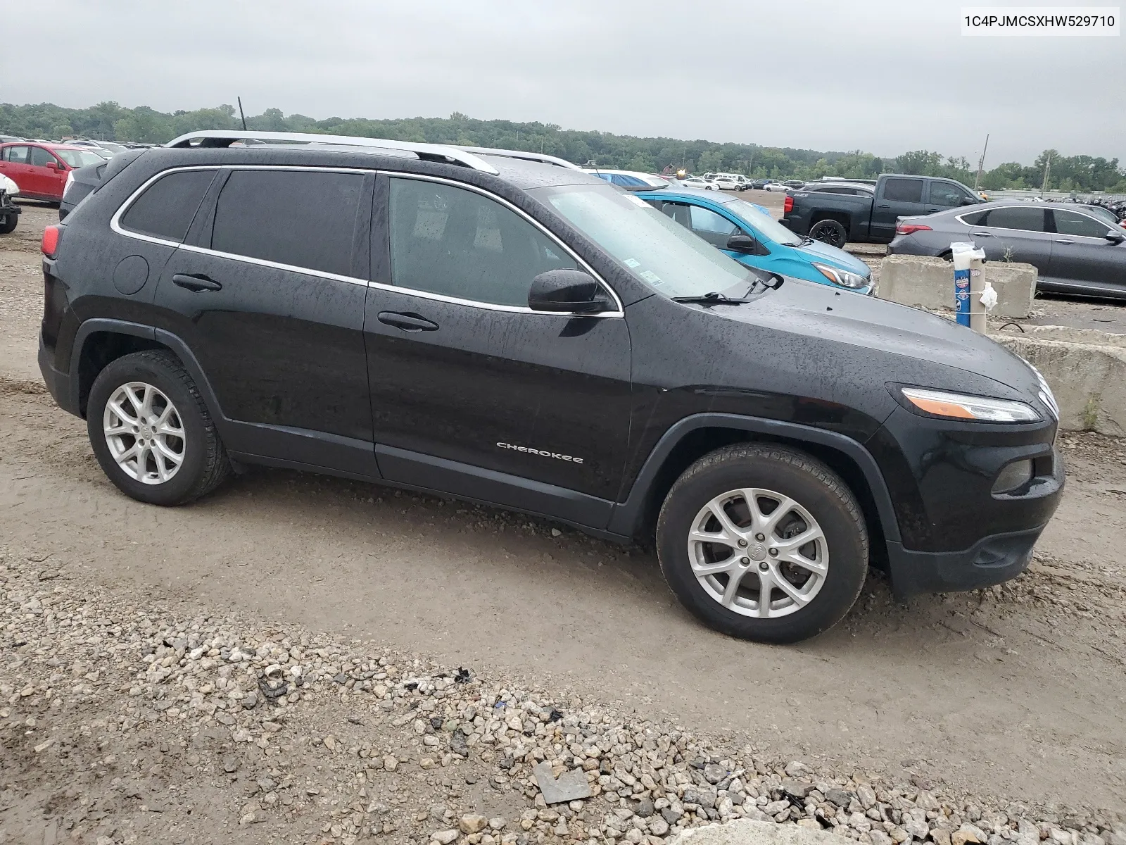 1C4PJMCSXHW529710 2017 Jeep Cherokee Latitude