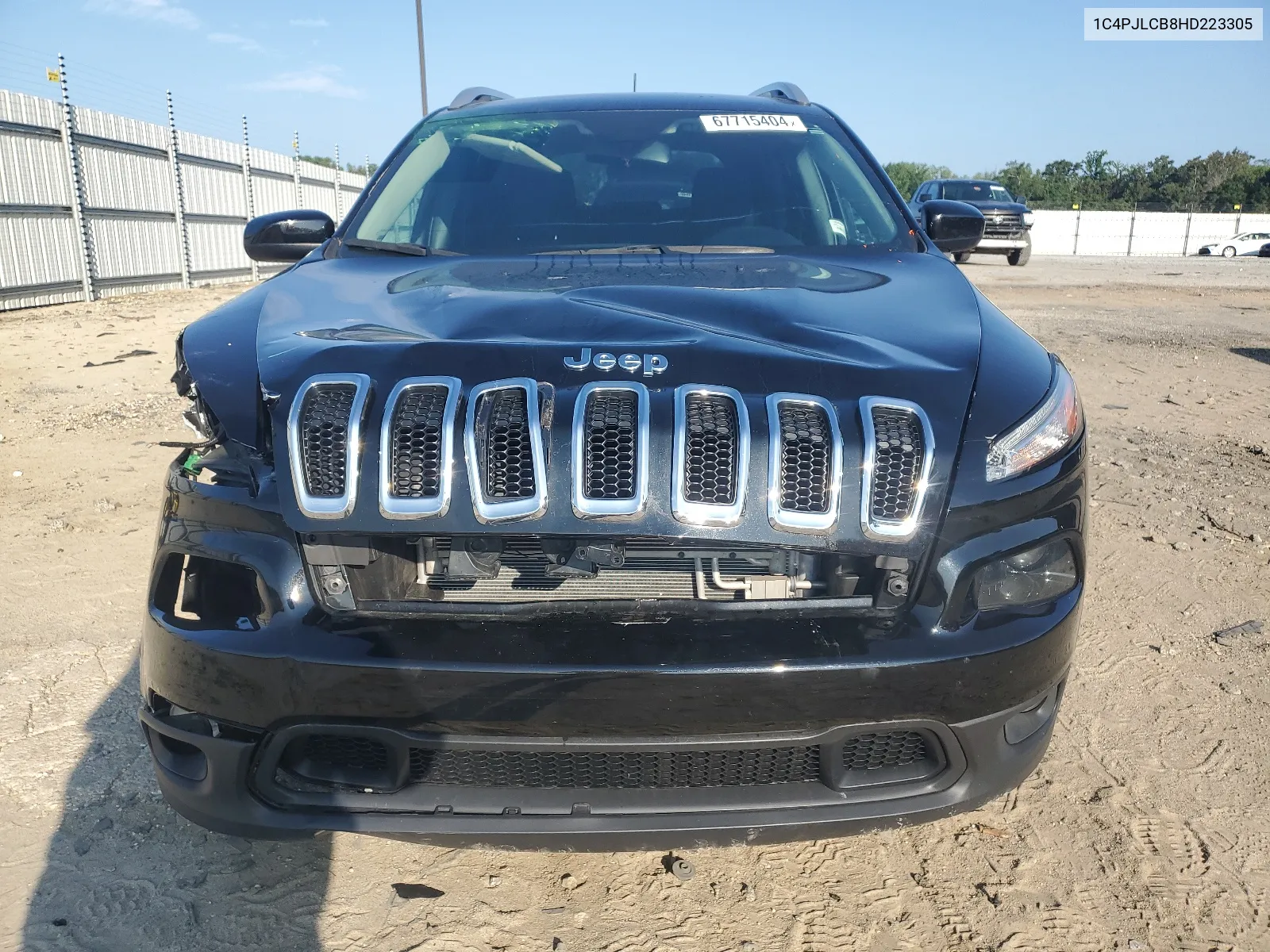 2017 Jeep Cherokee Latitude VIN: 1C4PJLCB8HD223305 Lot: 67715404