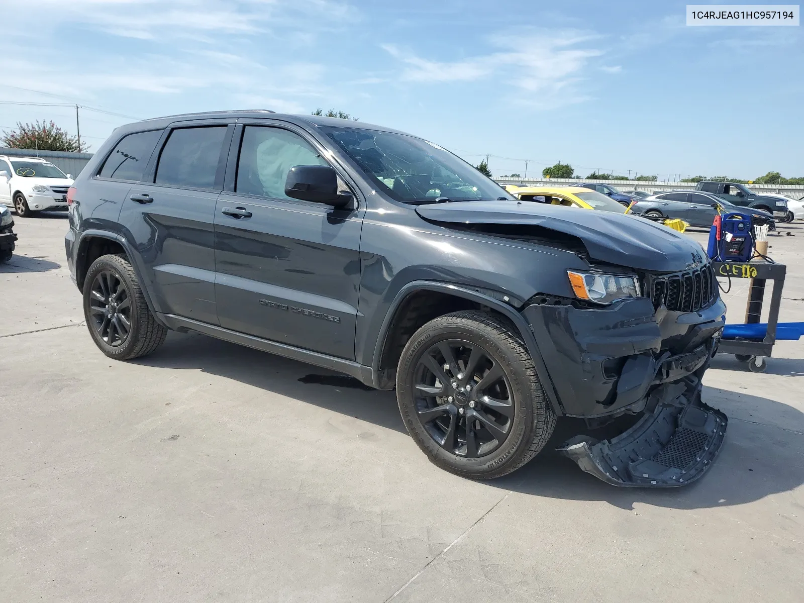 2017 Jeep Grand Cherokee Laredo VIN: 1C4RJEAG1HC957194 Lot: 67776244