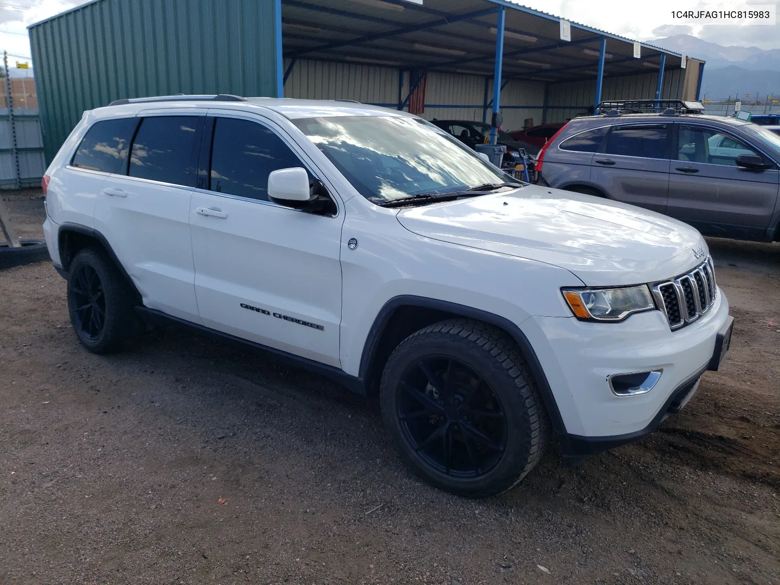 1C4RJFAG1HC815983 2017 Jeep Grand Cherokee Laredo