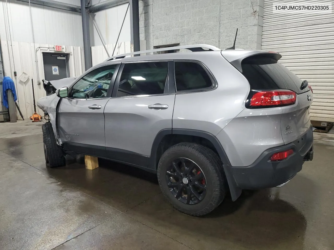 2017 Jeep Cherokee Latitude VIN: 1C4PJMCS7HD220305 Lot: 69019314