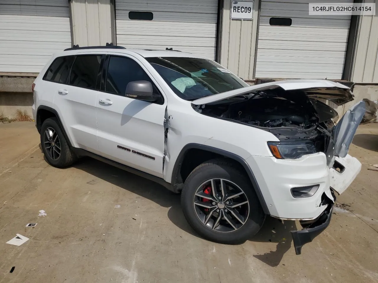 1C4RJFLG2HC614154 2017 Jeep Grand Cherokee Trailhawk