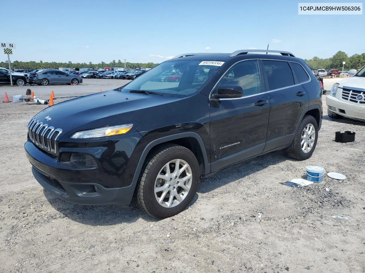 2017 Jeep Cherokee Latitude VIN: 1C4PJMCB9HW506306 Lot: 69239334