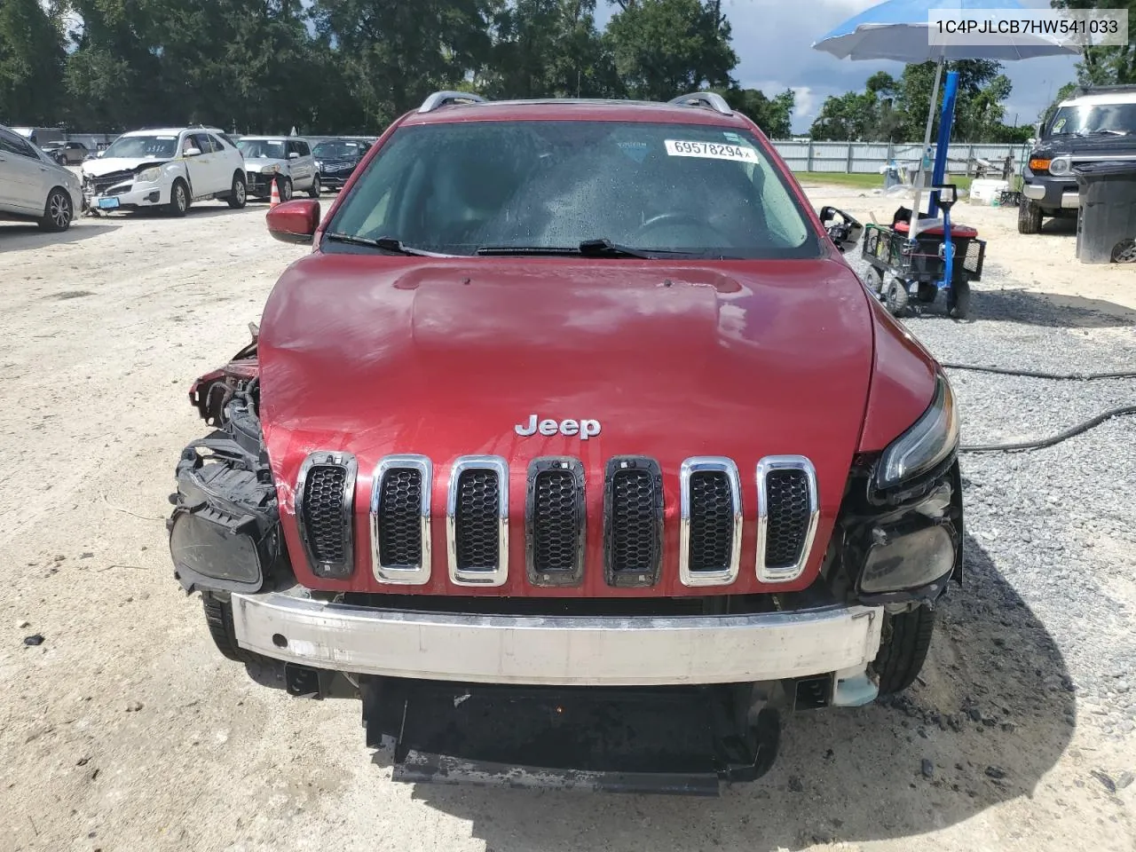 2017 Jeep Cherokee Latitude VIN: 1C4PJLCB7HW541033 Lot: 69578294