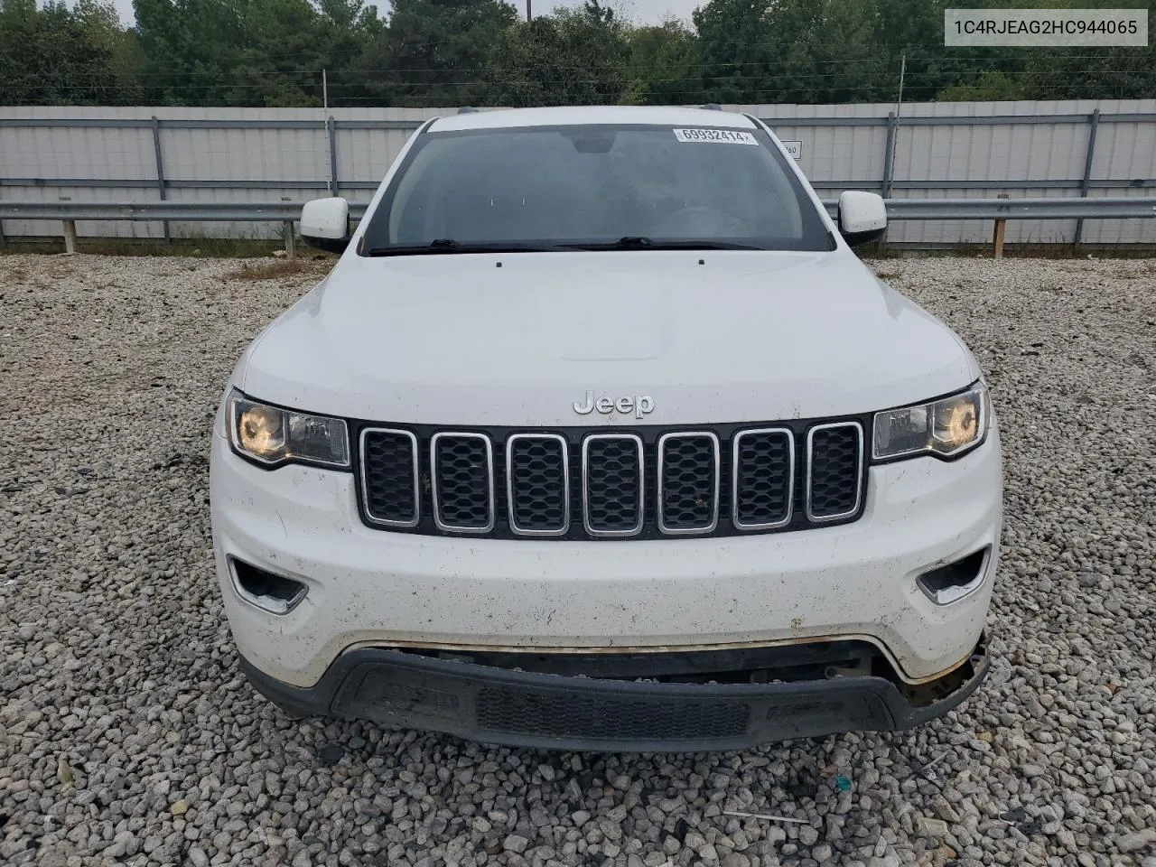 1C4RJEAG2HC944065 2017 Jeep Grand Cherokee Laredo