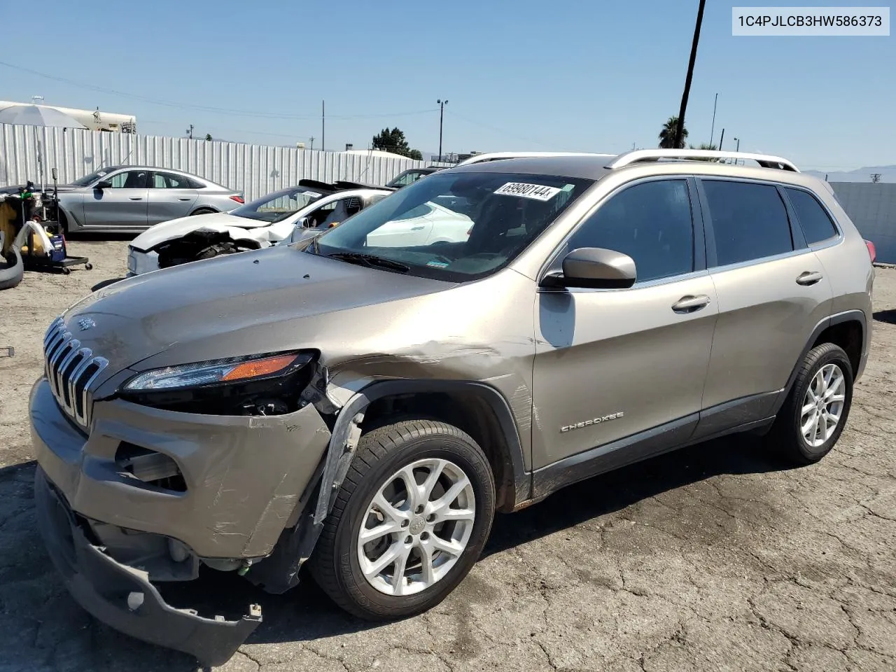 2017 Jeep Cherokee Latitude VIN: 1C4PJLCB3HW586373 Lot: 69980144