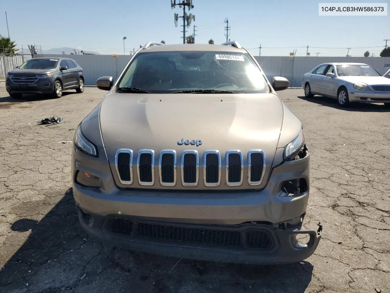 1C4PJLCB3HW586373 2017 Jeep Cherokee Latitude