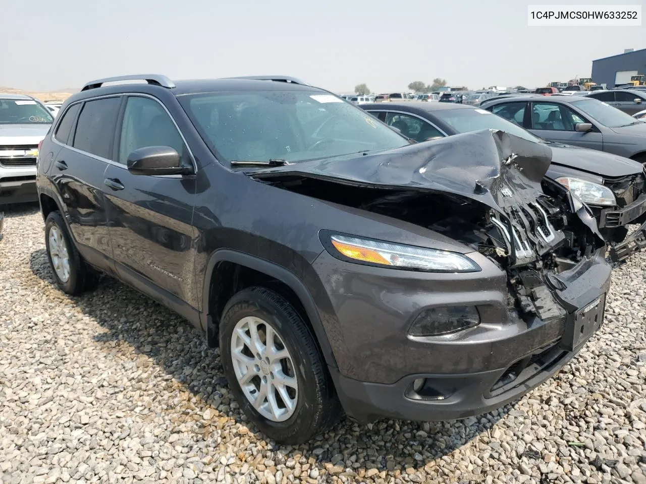 1C4PJMCS0HW633252 2017 Jeep Cherokee Latitude