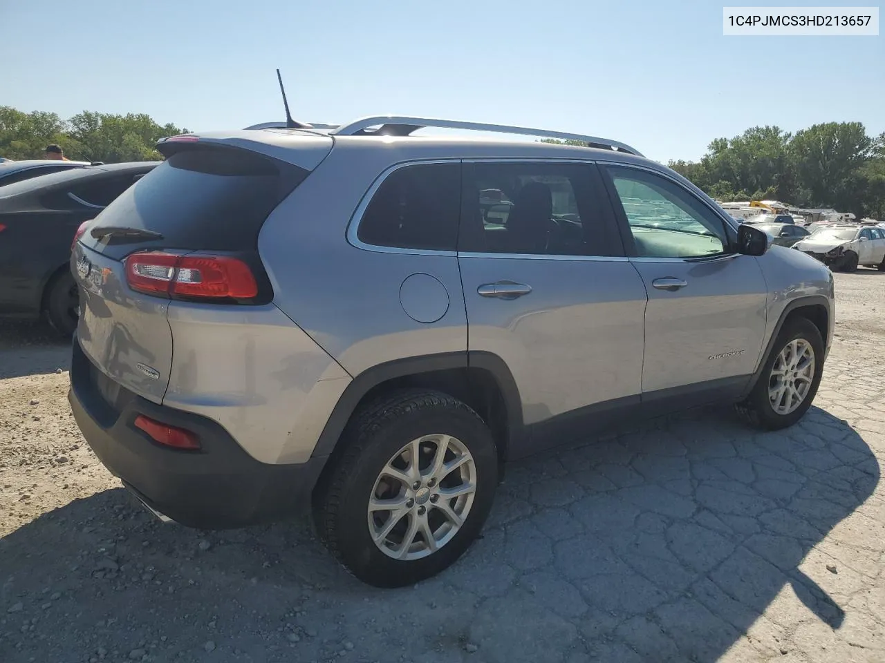 2017 Jeep Cherokee Latitude VIN: 1C4PJMCS3HD213657 Lot: 70203754