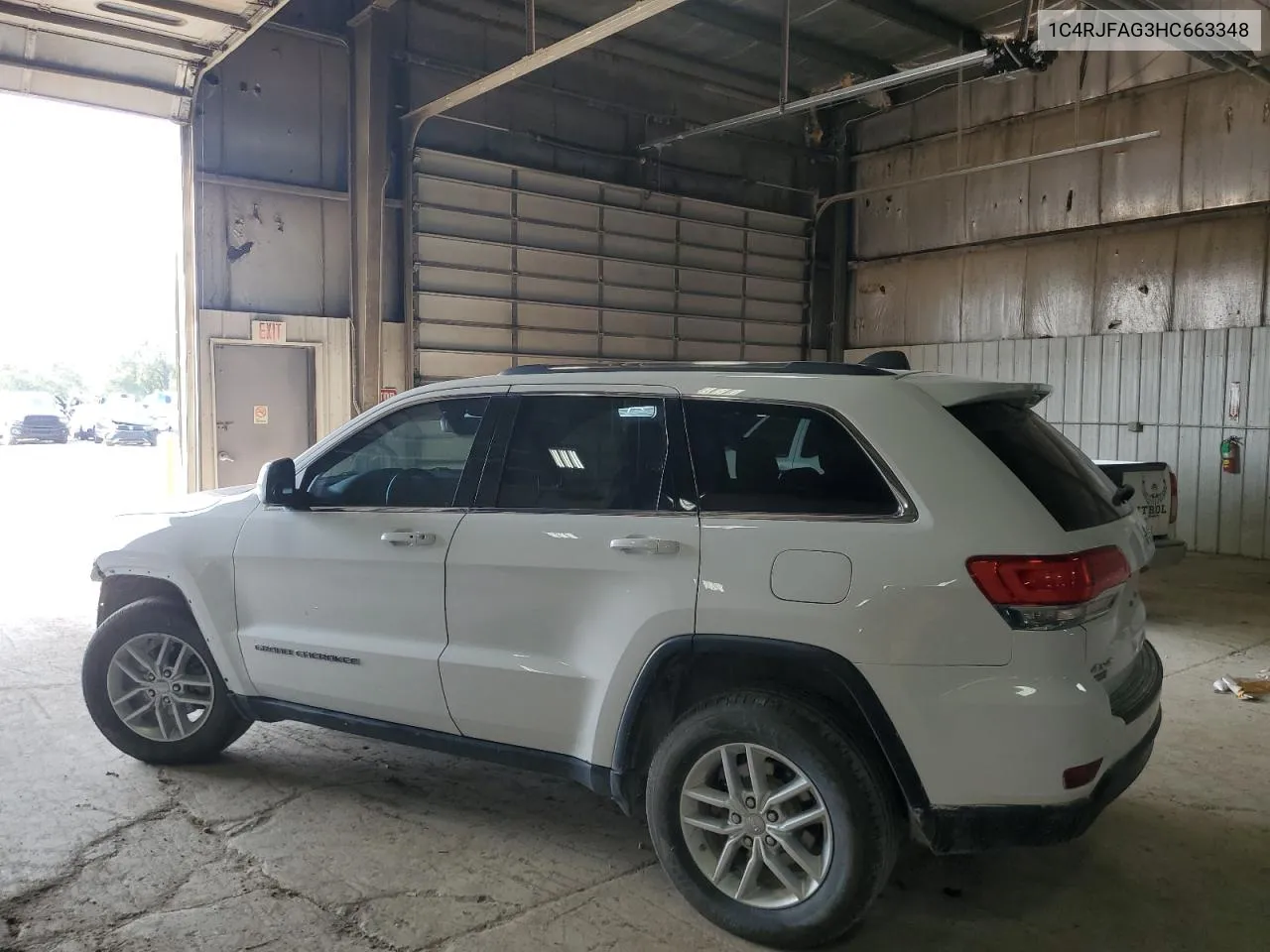 1C4RJFAG3HC663348 2017 Jeep Grand Cherokee Laredo