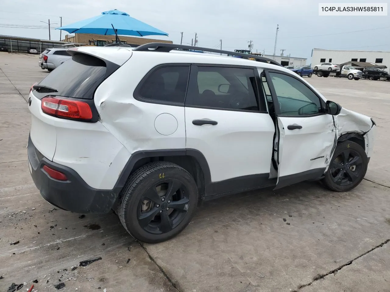 2017 Jeep Cherokee Sport VIN: 1C4PJLAS3HW585811 Lot: 70329244