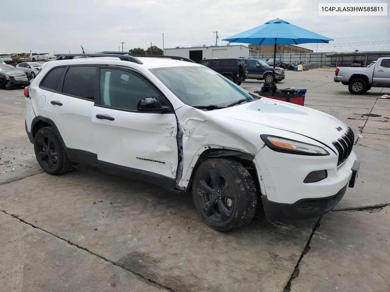 2017 Jeep Cherokee Sport VIN: 1C4PJLAS3HW585811 Lot: 70329244