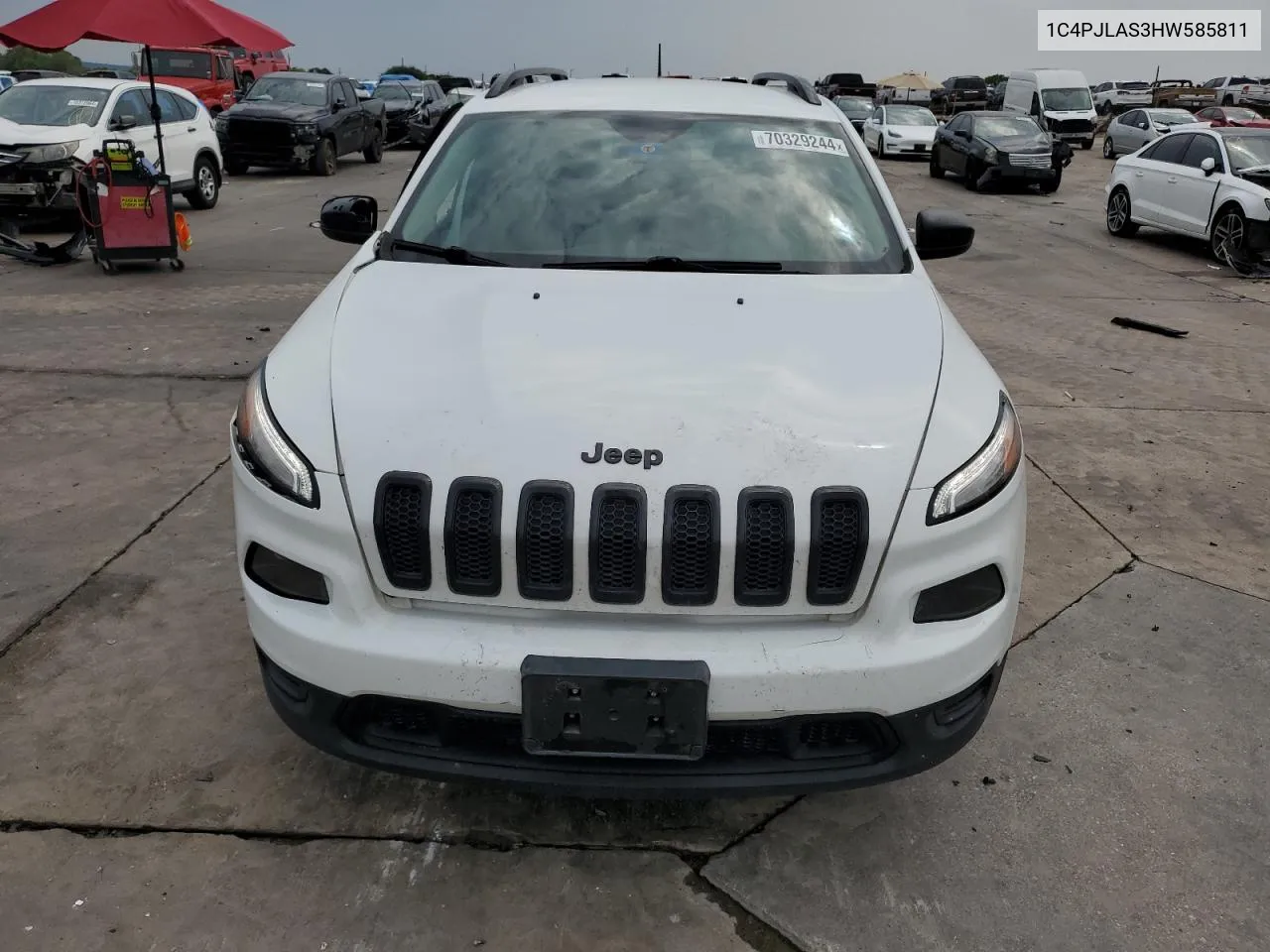 2017 Jeep Cherokee Sport VIN: 1C4PJLAS3HW585811 Lot: 70329244