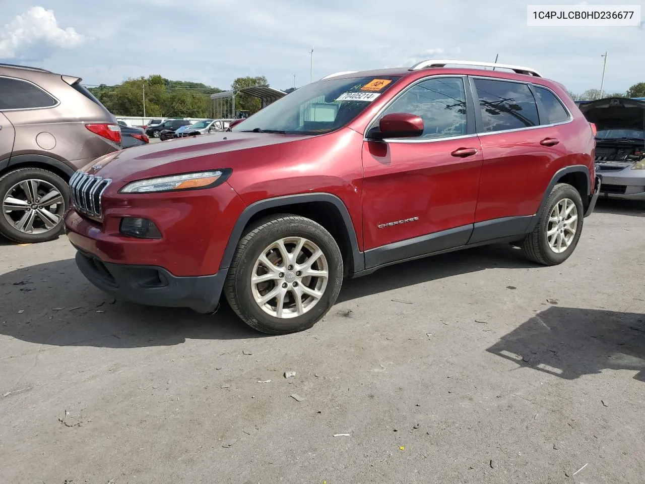 2017 Jeep Cherokee Latitude VIN: 1C4PJLCB0HD236677 Lot: 70405214