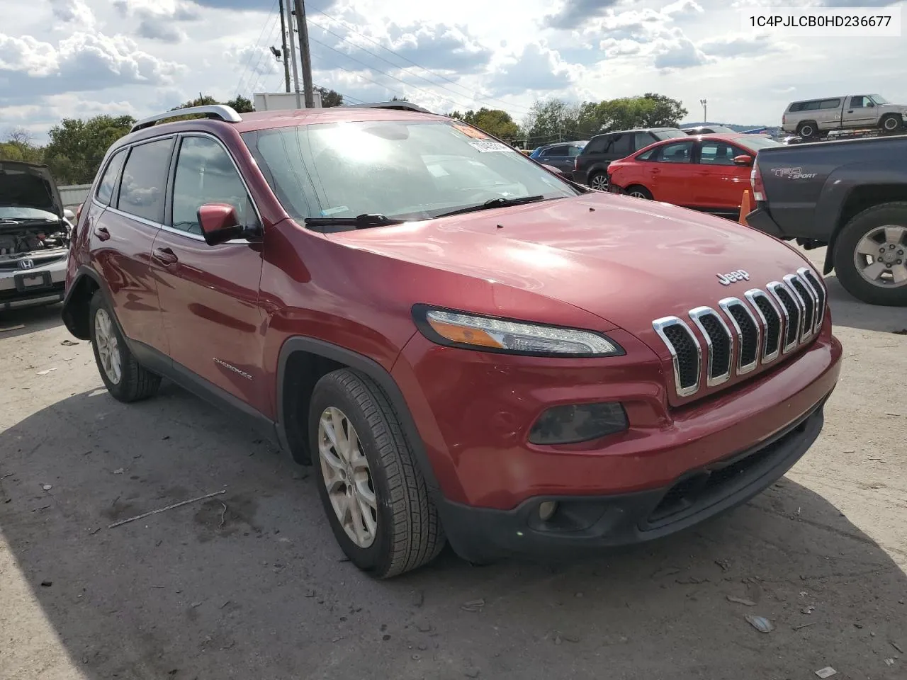 2017 Jeep Cherokee Latitude VIN: 1C4PJLCB0HD236677 Lot: 70405214