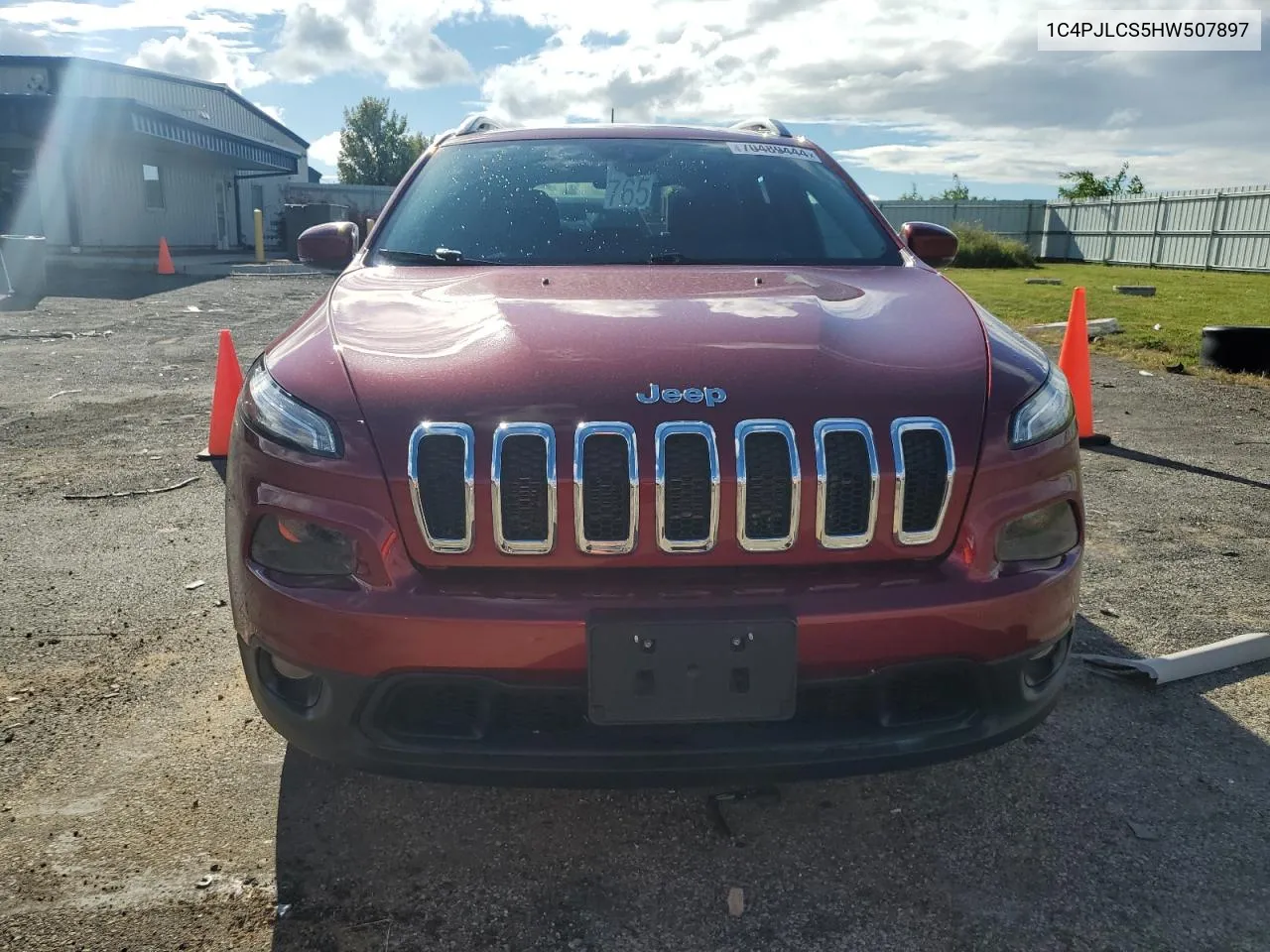 2017 Jeep Cherokee Latitude VIN: 1C4PJLCS5HW507897 Lot: 70489444