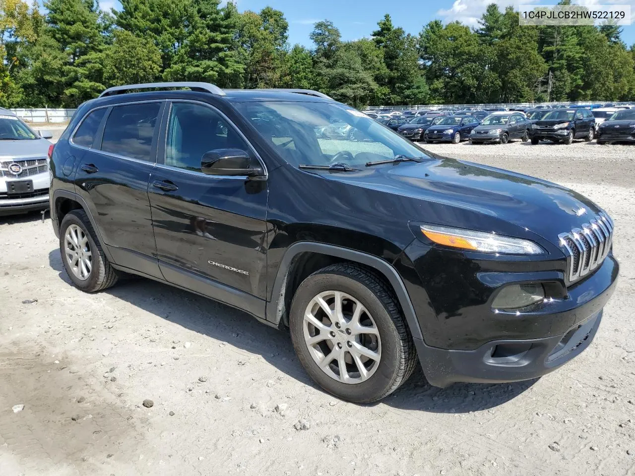 2017 Jeep Cherokee Latitude VIN: 1C4PJLCB2HW522129 Lot: 70600484