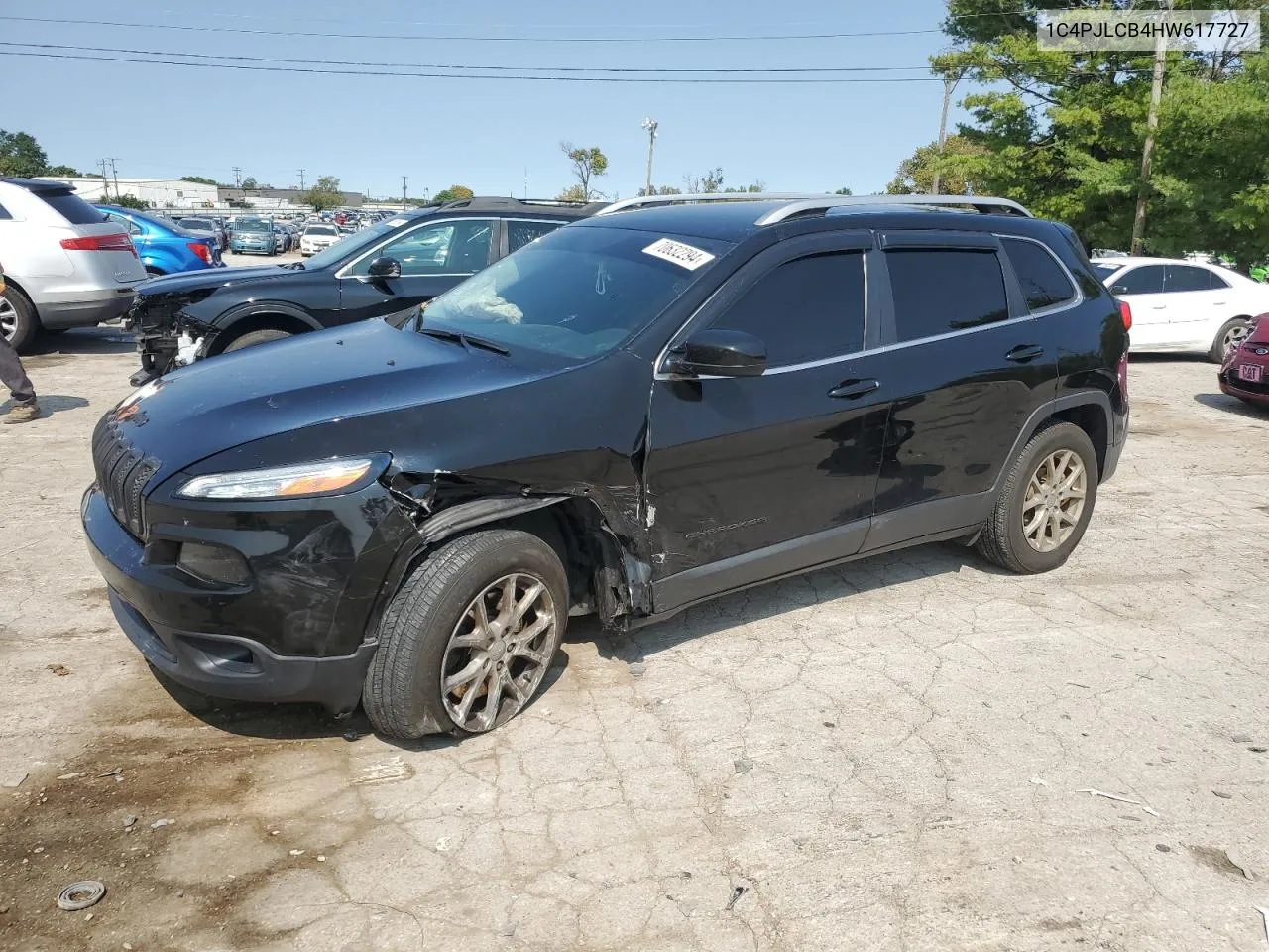 2017 Jeep Cherokee Latitude VIN: 1C4PJLCB4HW617727 Lot: 70632294