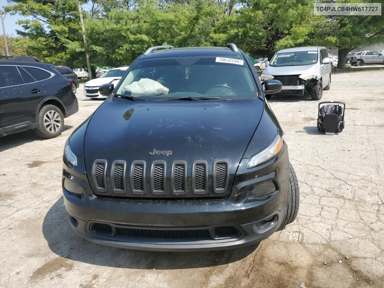 2017 Jeep Cherokee Latitude VIN: 1C4PJLCB4HW617727 Lot: 70632294