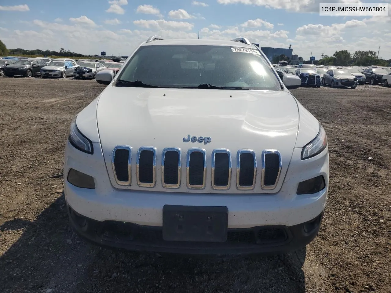 2017 Jeep Cherokee Latitude VIN: 1C4PJMCS9HW663804 Lot: 70679704