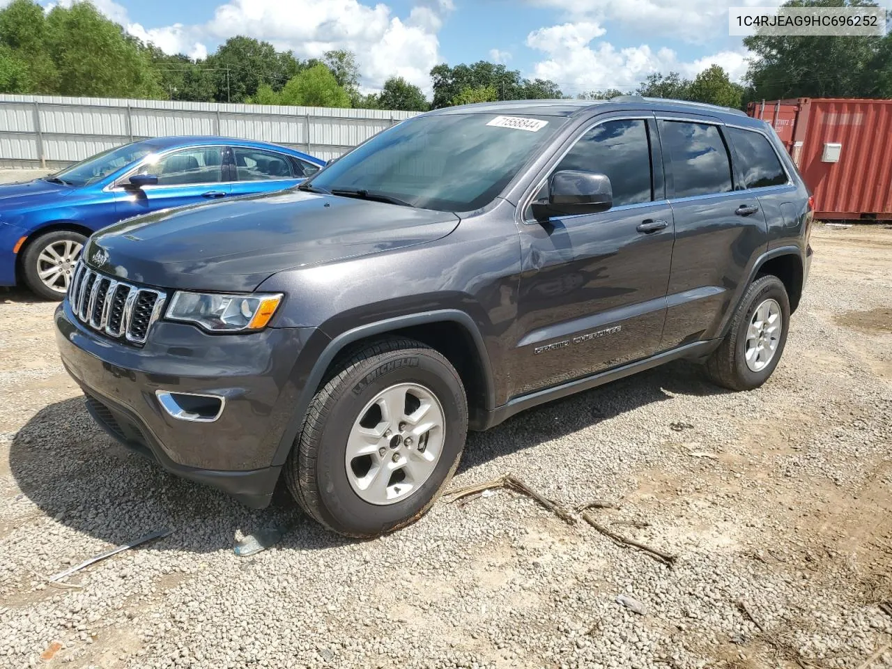 1C4RJEAG9HC696252 2017 Jeep Grand Cherokee Laredo