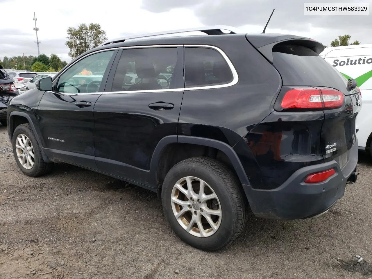 1C4PJMCS1HW583929 2017 Jeep Cherokee Latitude