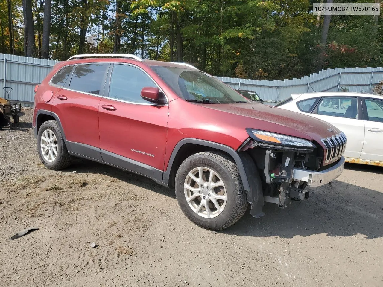 2017 Jeep Cherokee Latitude VIN: 1C4PJMCB7HW570165 Lot: 72153814