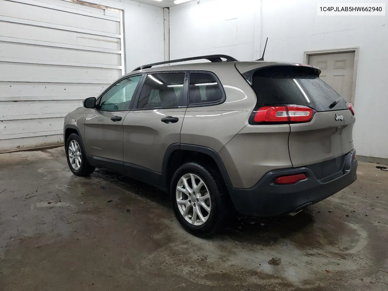 1C4PJLAB5HW662940 2017 Jeep Cherokee Sport