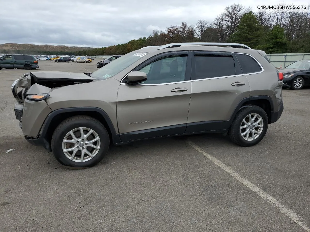 1C4PJMCB5HW556376 2017 Jeep Cherokee Latitude