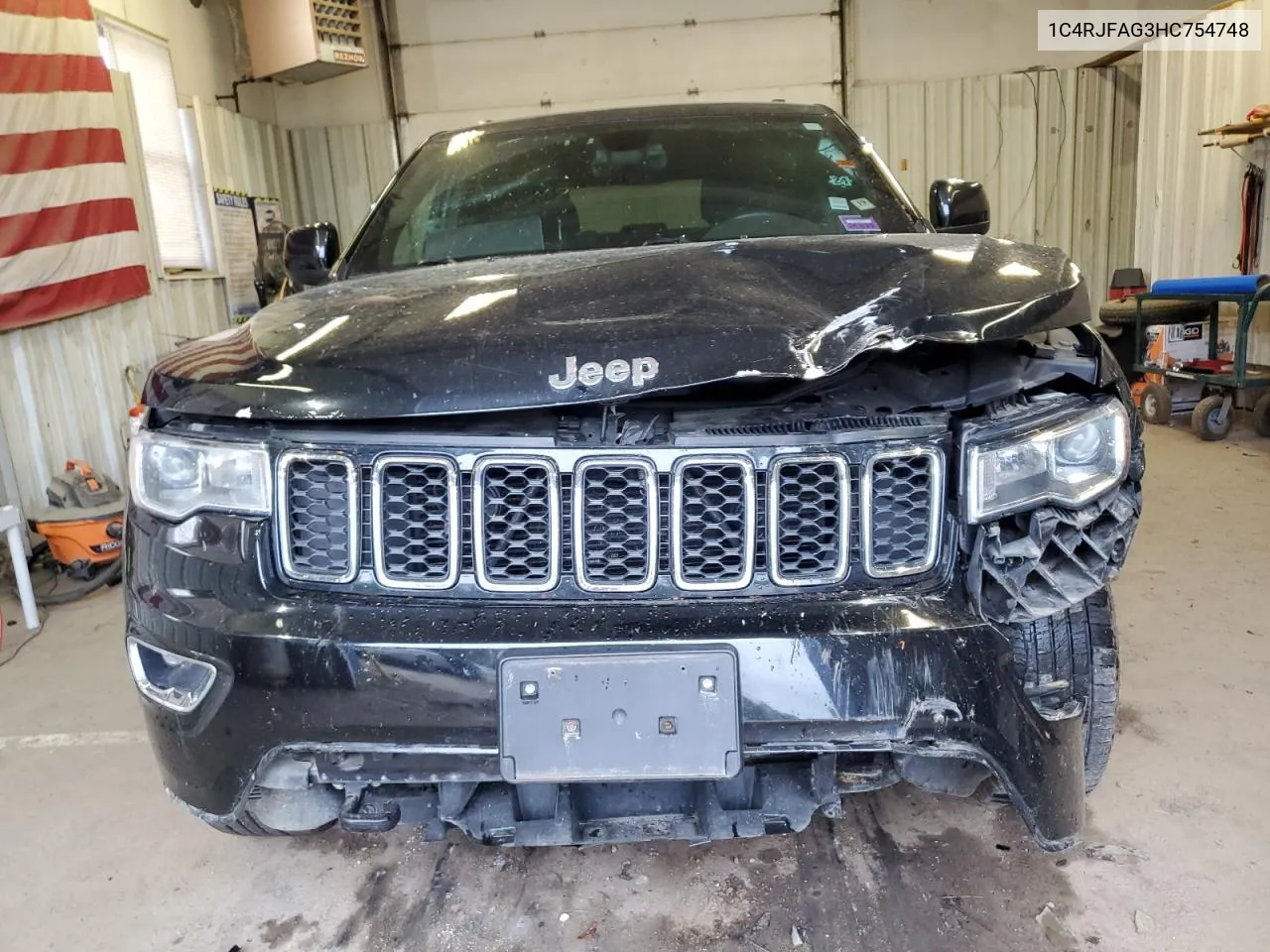 1C4RJFAG3HC754748 2017 Jeep Grand Cherokee Laredo