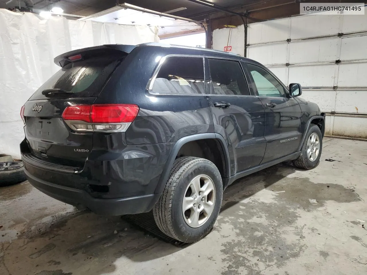 1C4RJFAG1HC741495 2017 Jeep Grand Cherokee Laredo