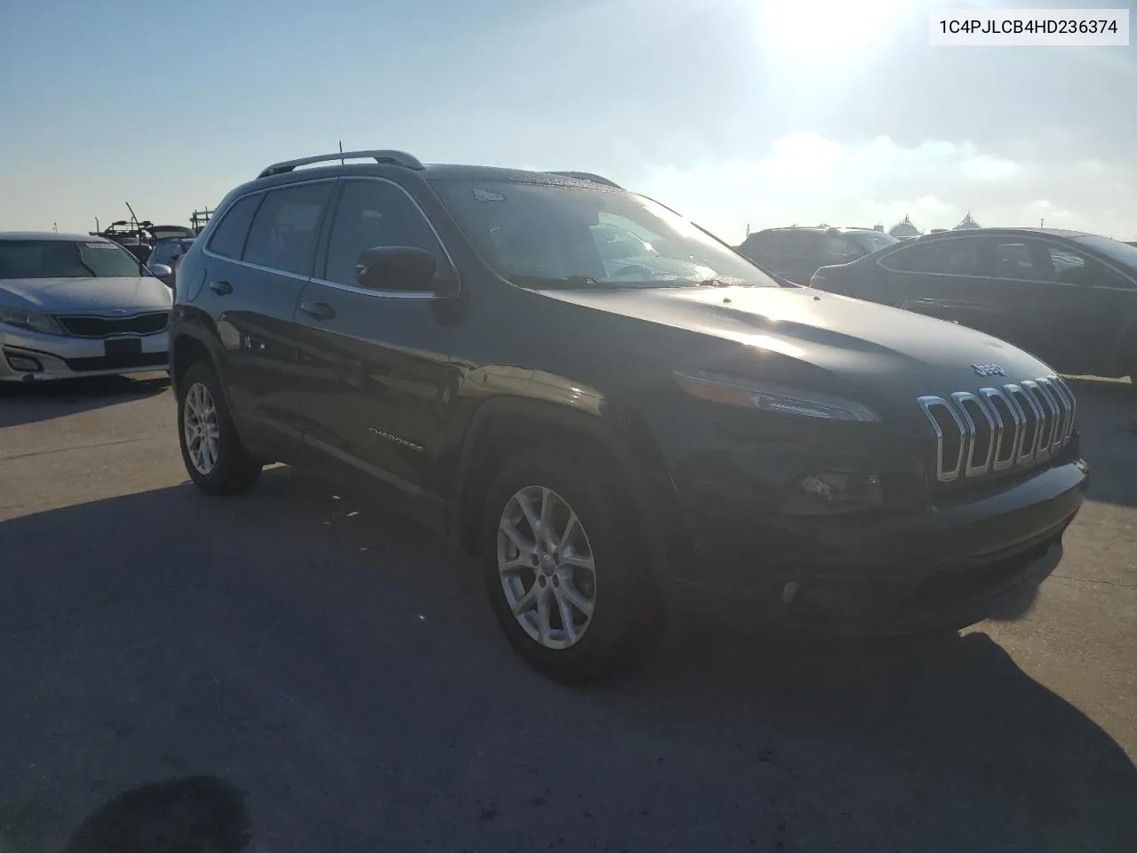 1C4PJLCB4HD236374 2017 Jeep Cherokee Latitude