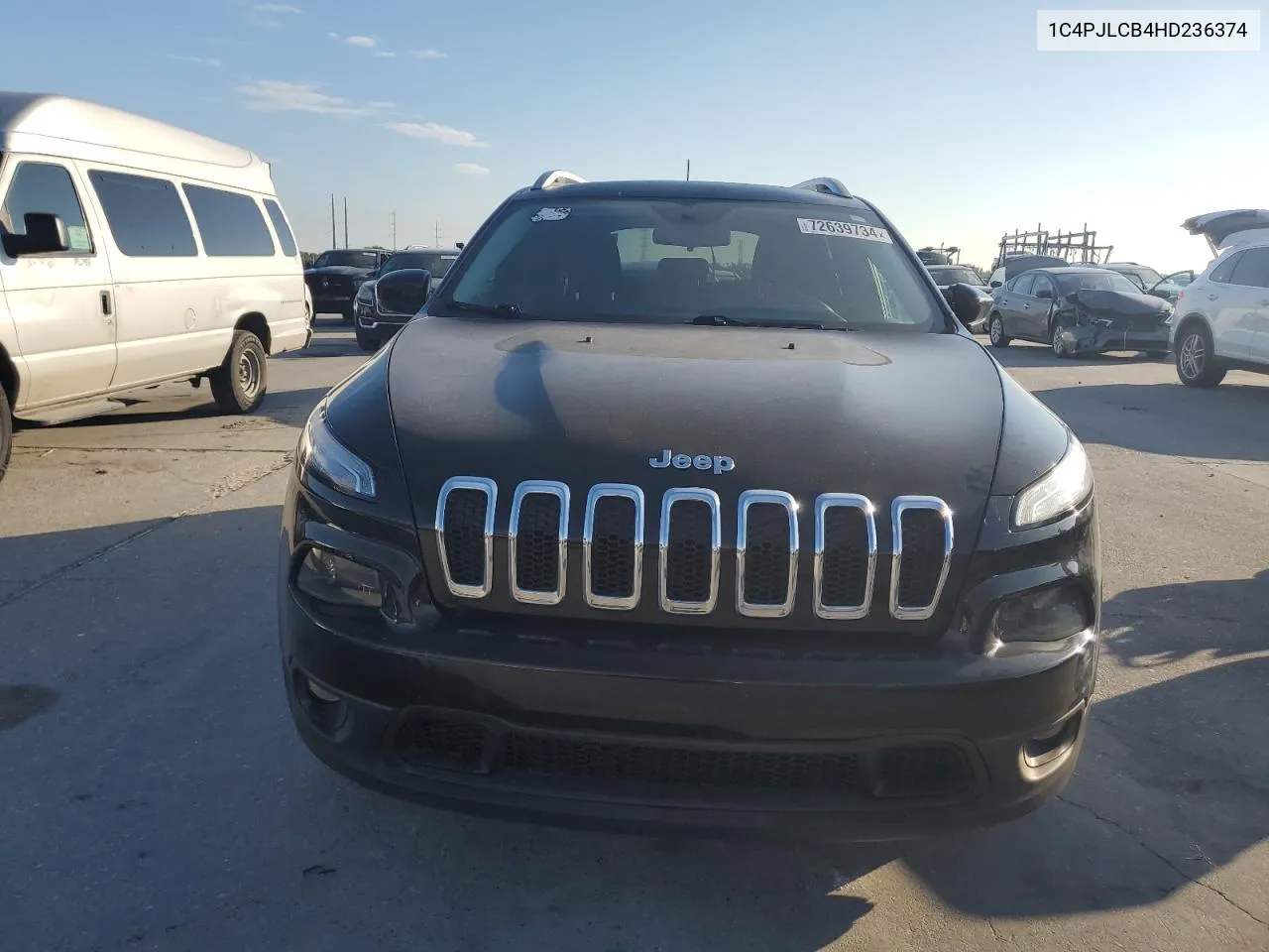 1C4PJLCB4HD236374 2017 Jeep Cherokee Latitude